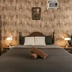 Mustang 11-11 Boutique Hotel